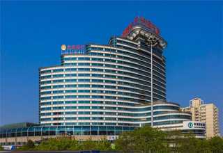 深圳汕德卡6.8米冷藏运输车